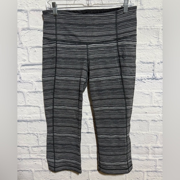 lululemon athletica Pants - Lululemon Gather & Crow Crop II Capri Leggings, Black & White, Size 10